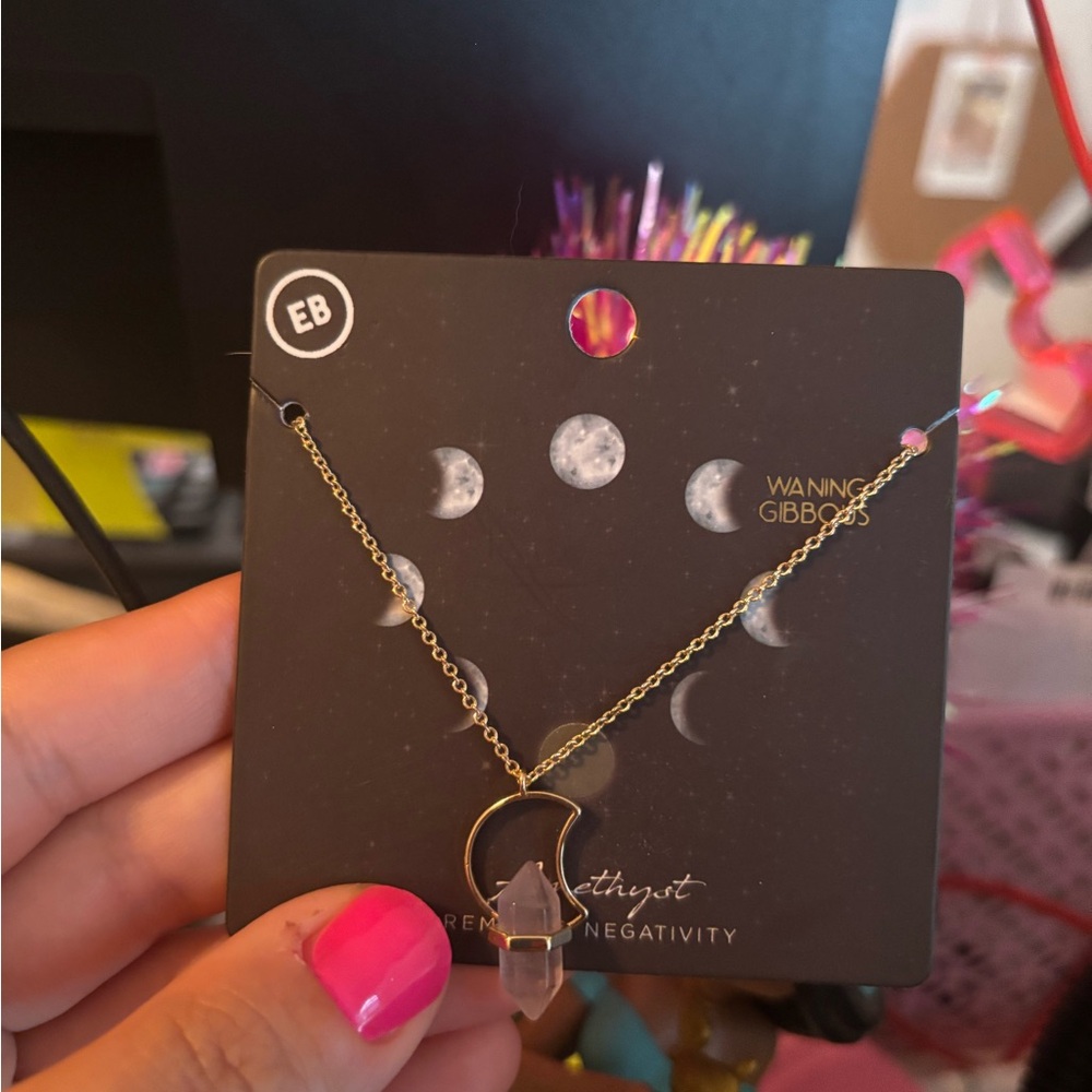 NWT EARTHBOUND Gold Necklace with Purple Pendant - Picture 3 of 3